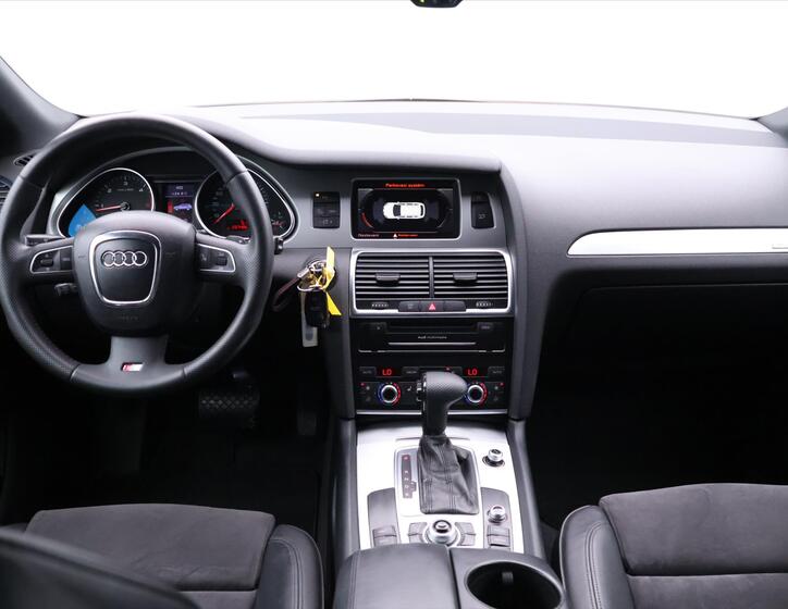 Audi Q7 30