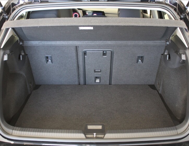 Volkswagen Golf 21