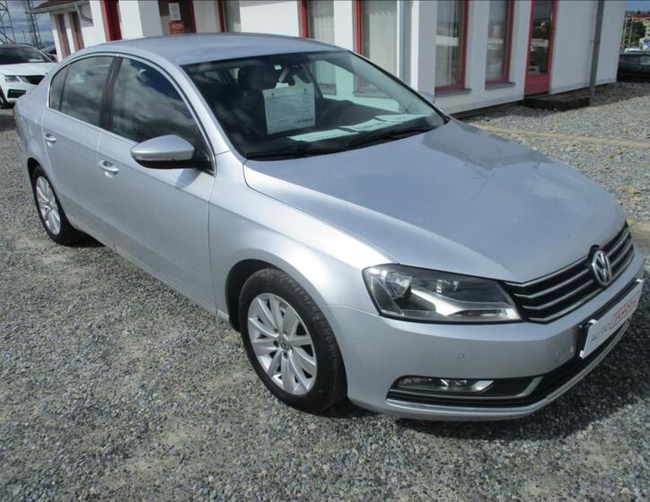Volkswagen Passat 1