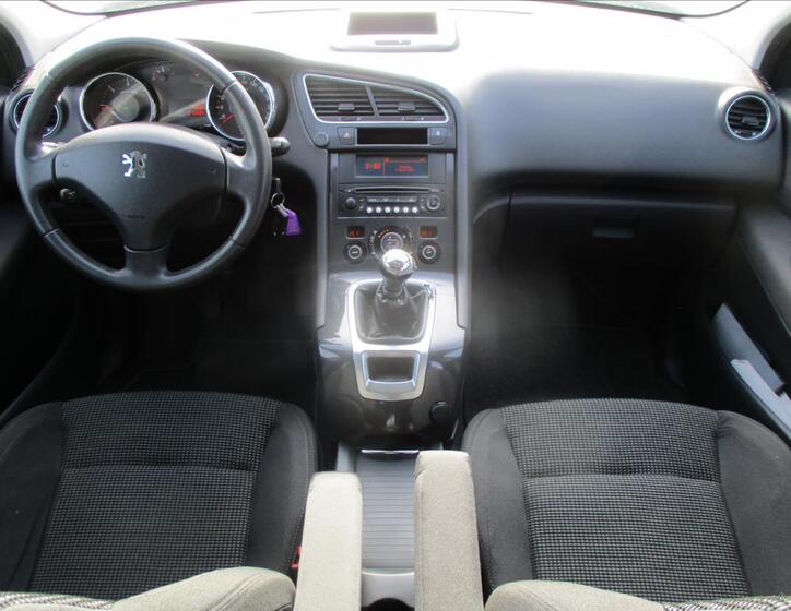 Peugeot 5008 14