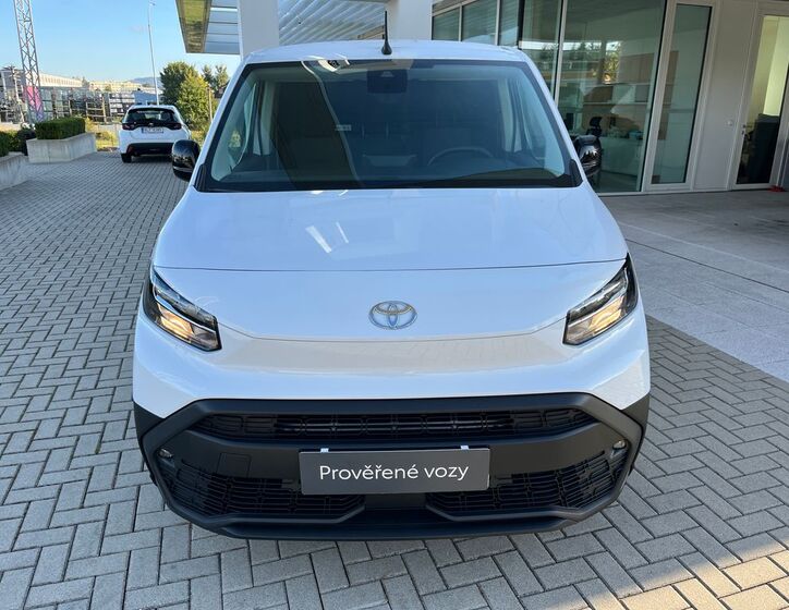 Toyota ProAce 9
