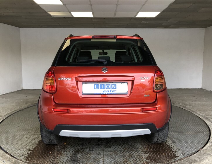 Suzuki SX4 6