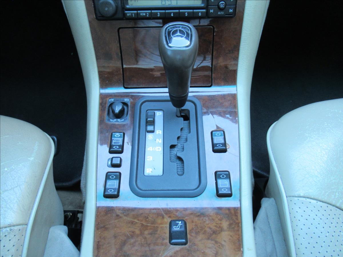 Mercedes-Benz 140