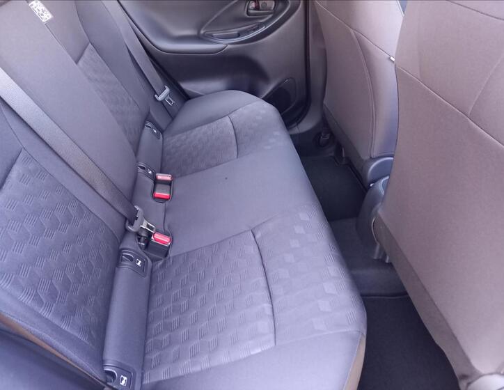 Toyota Yaris 9
