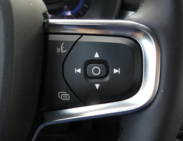 Volvo XC40 12
