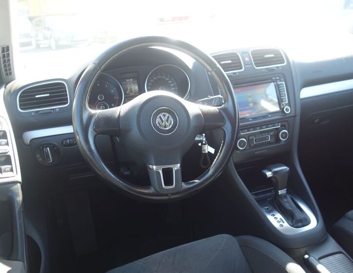 Volkswagen Golf 32