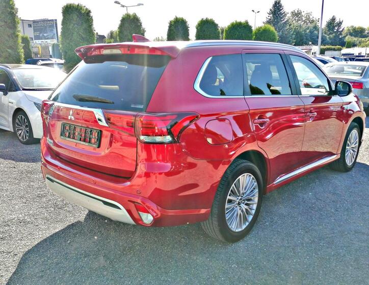 Mitsubishi Outlander 5