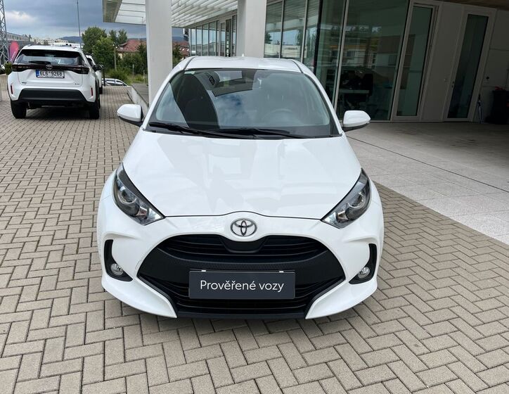 Toyota Yaris 9