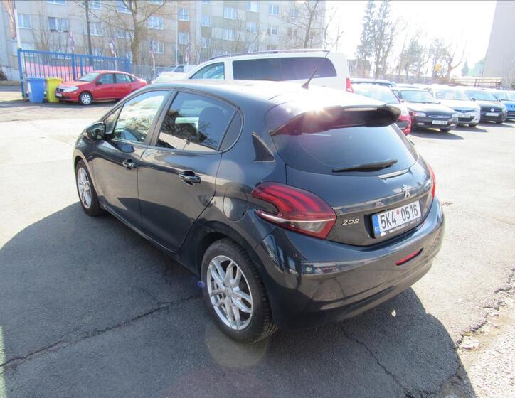 Peugeot 208 4