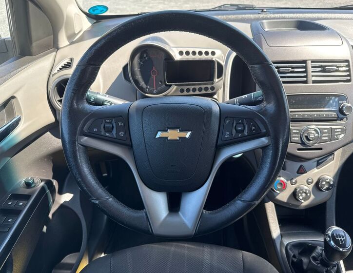 Chevrolet Aveo 10