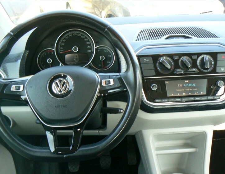 Volkswagen up! 12
