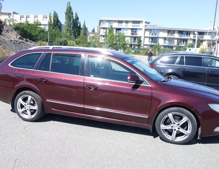Škoda Superb 11