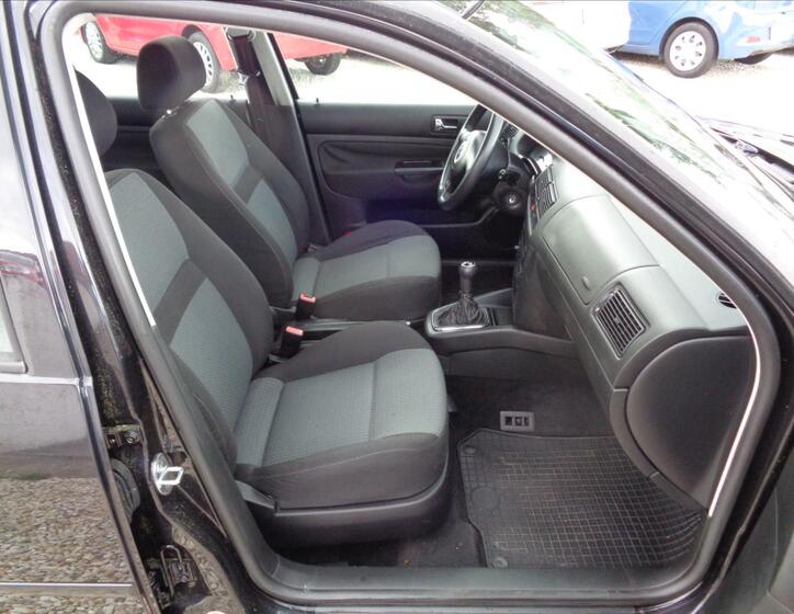 Volkswagen Golf 28