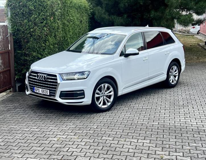 Audi Q7 1