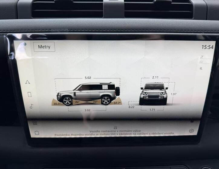 Land Rover Defender 26