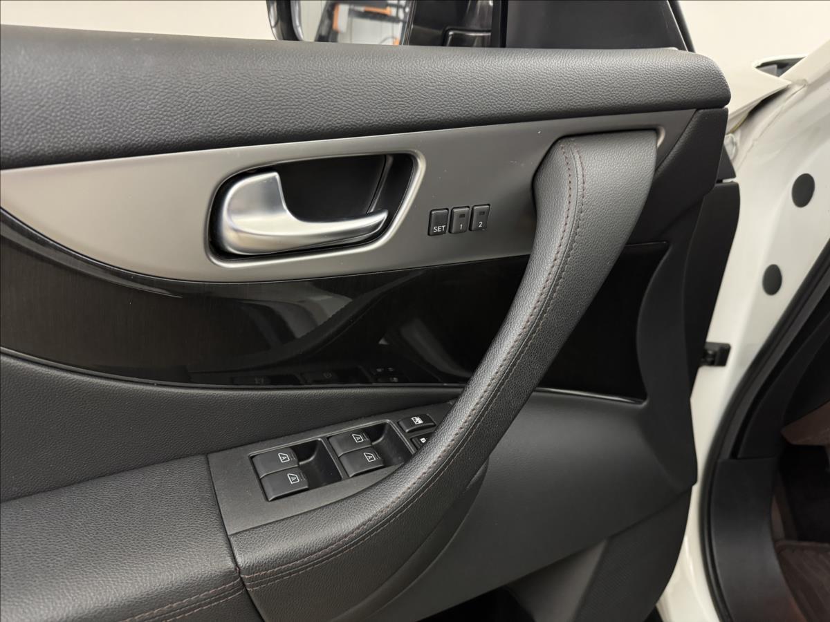 Infiniti FX30