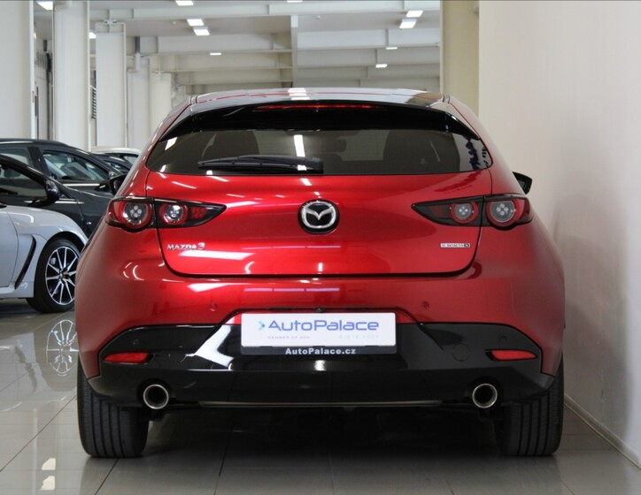 Mazda 3 4