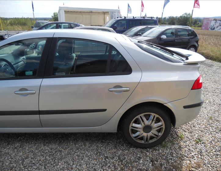 Renault Laguna 9
