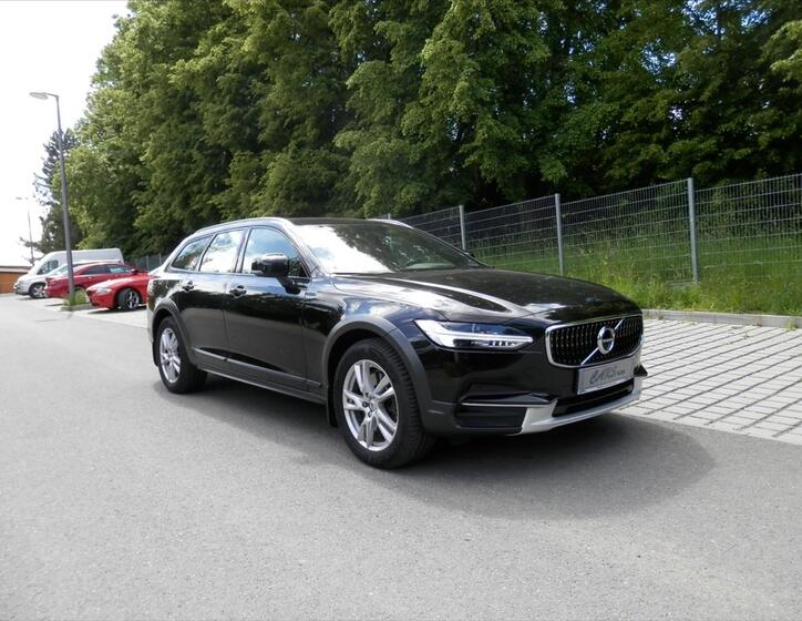 Volvo V90 5