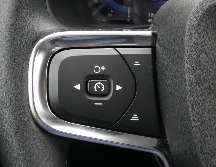 Volvo XC40 11