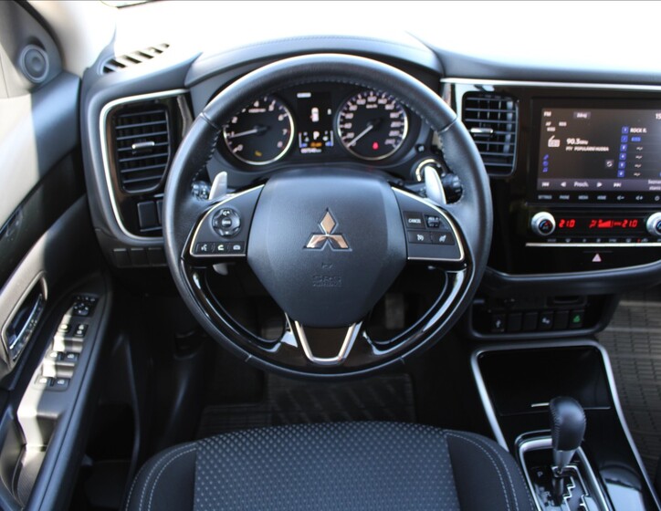 Mitsubishi Outlander 10