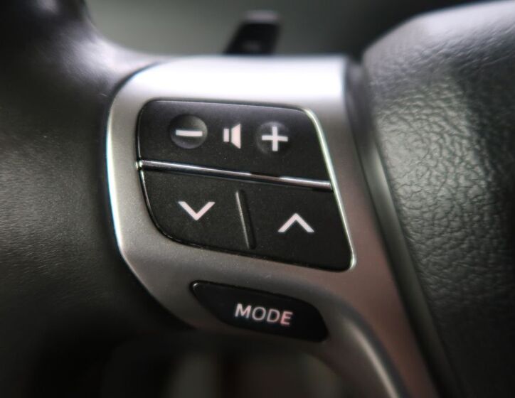 Toyota Verso 25