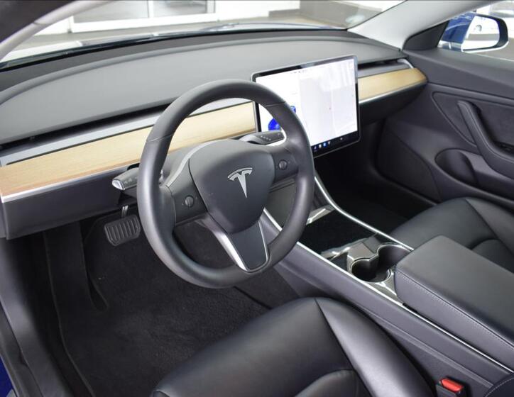 Tesla Model 3 9