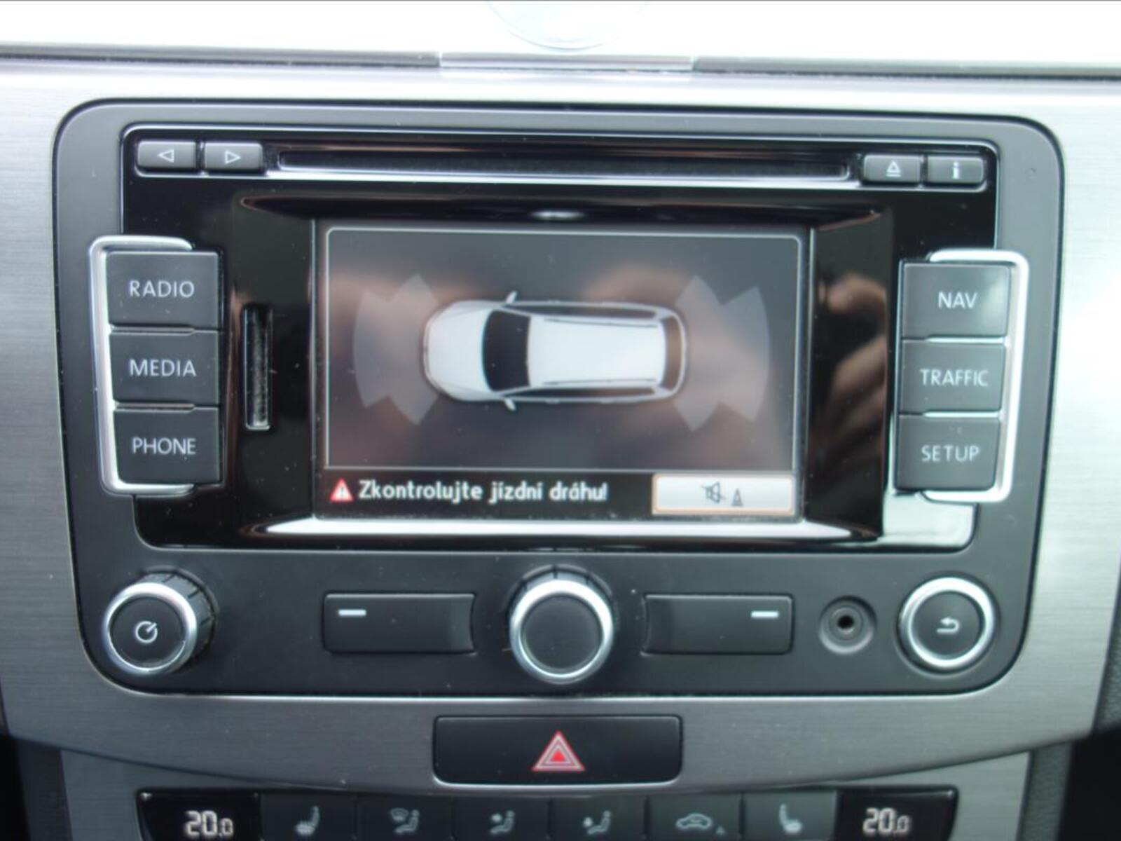 Volkswagen Passat 25