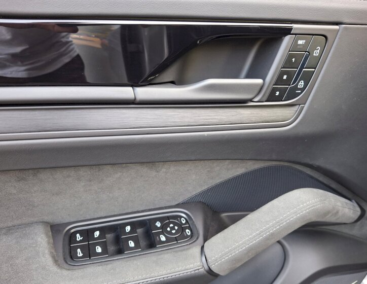 Porsche Cayenne 33