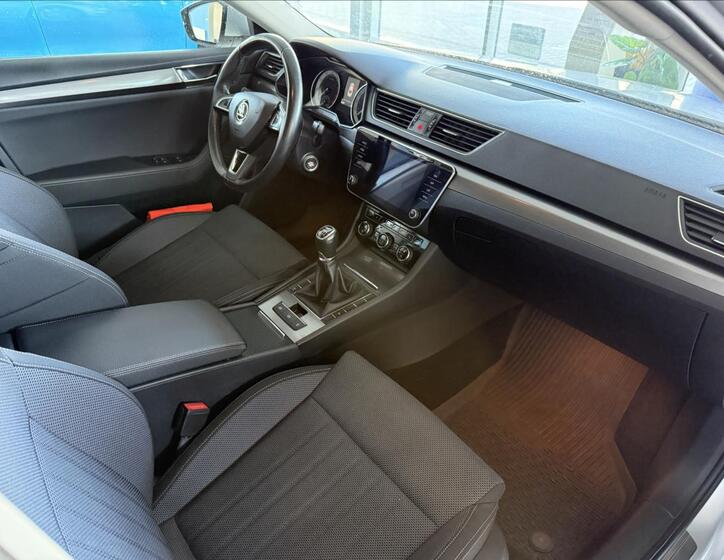 Škoda Superb 8