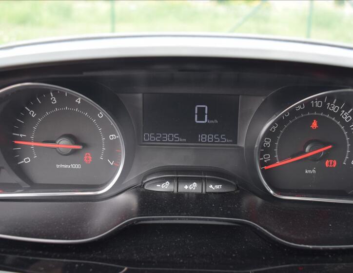 Peugeot 208 30