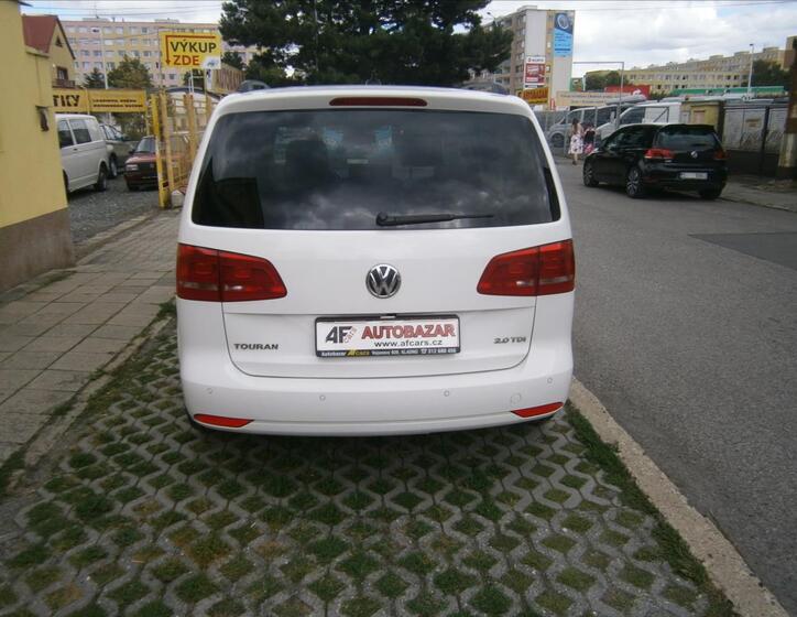 Volkswagen Touran 5