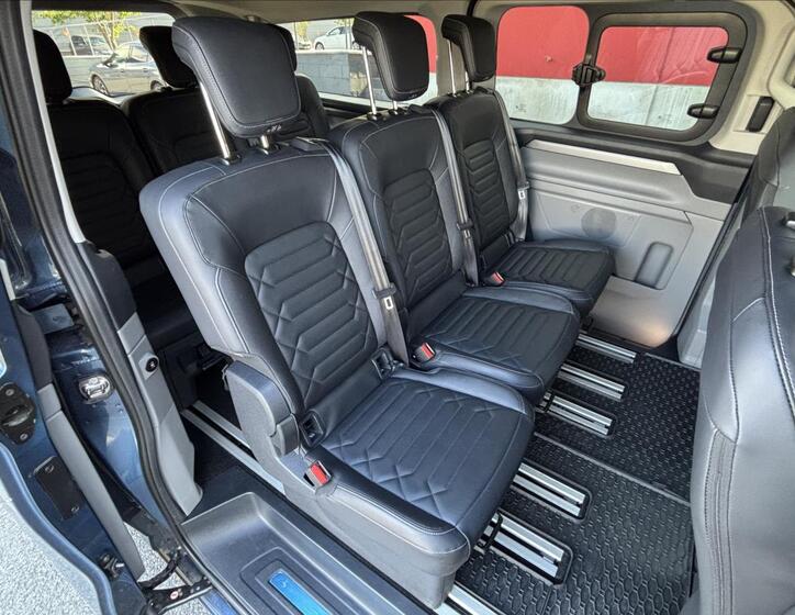 Ford Tourneo Custom 15