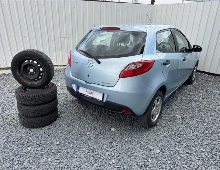 Mazda 2 39