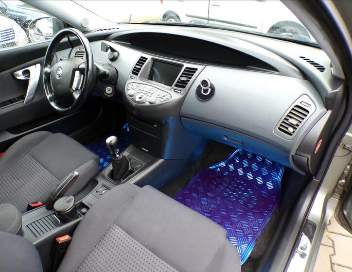 Nissan Primera 25