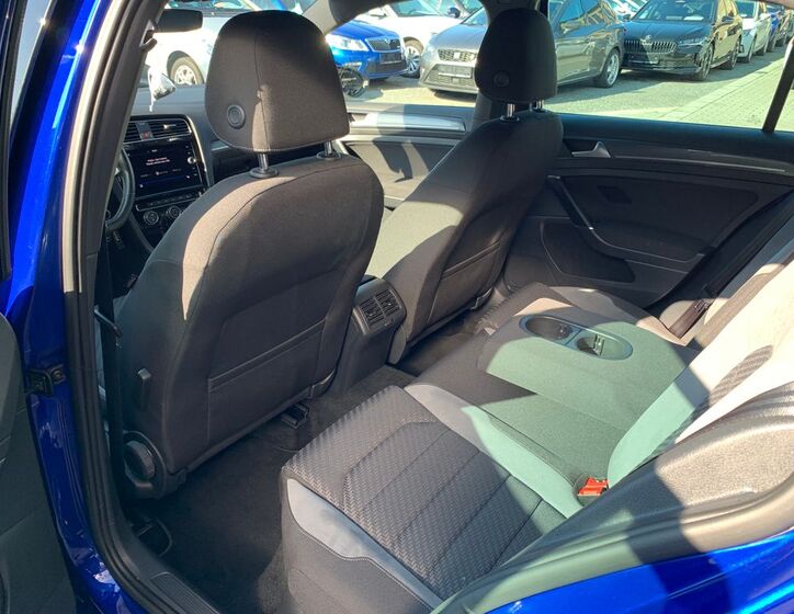 Volkswagen Golf 20