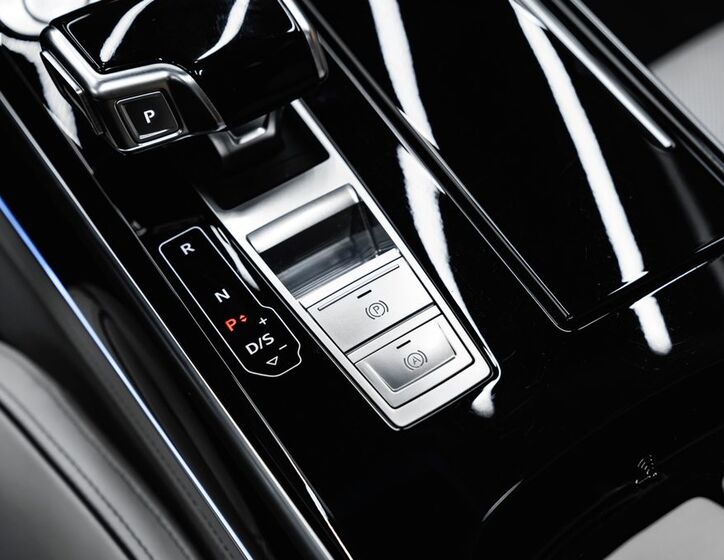 Audi A8 15