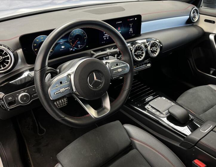 Mercedes-Benz CLA 9