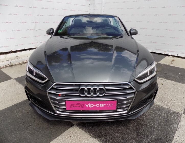 Audi S5 4