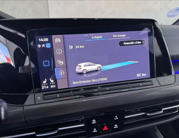 Volkswagen Golf 30