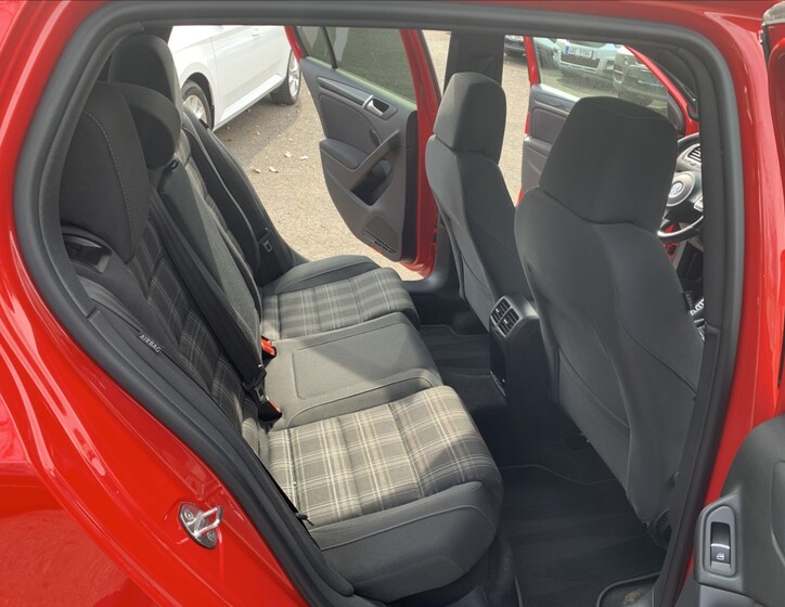 Volkswagen Golf 17