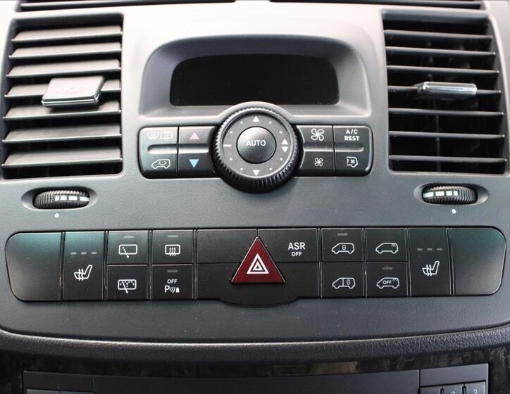Mercedes-Benz Viano 28