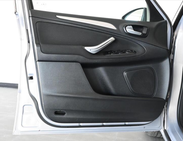 Ford S-MAX 23