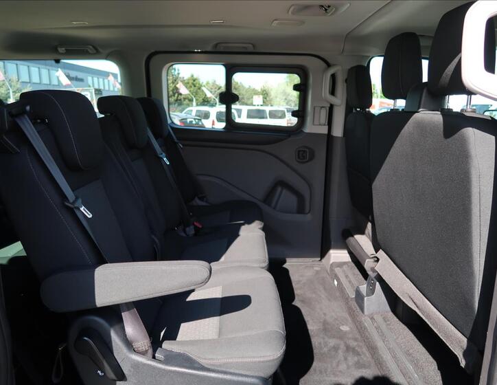 Ford Tourneo Custom 20