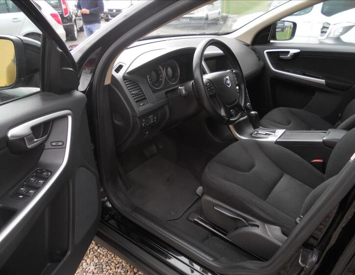 Volvo XC60 11