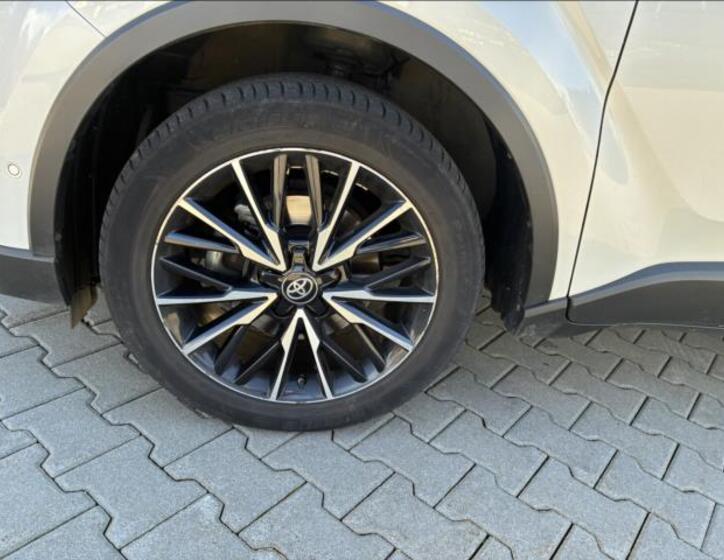 Toyota C-HR 25