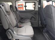 Ford Tourneo Custom 13