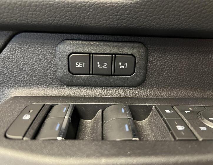 Toyota Land Cruiser 12