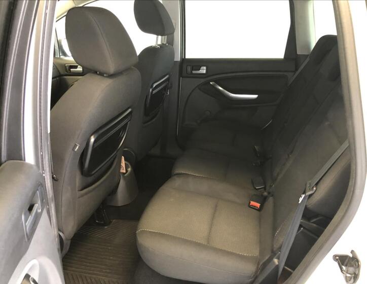 Ford C-MAX 10