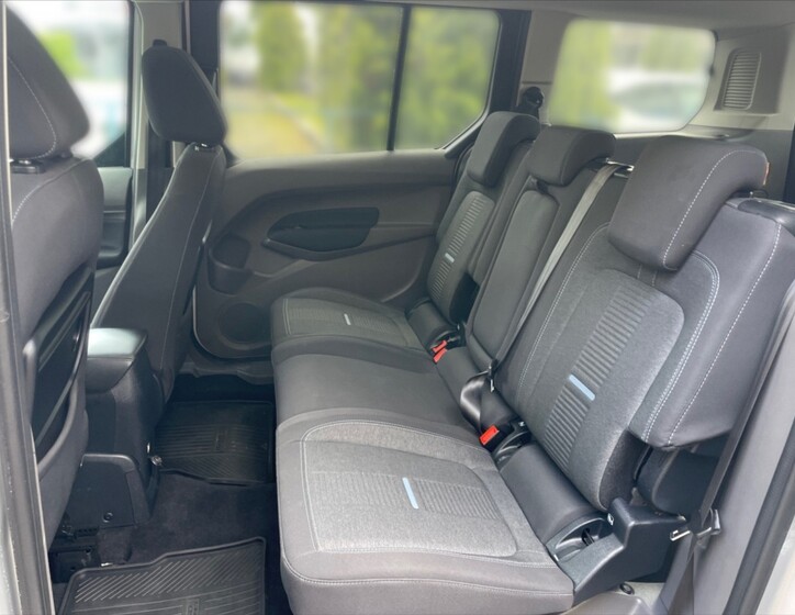 Ford Tourneo Connect 8